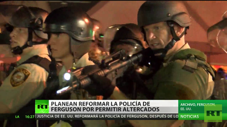 Fiscal general de EE.UU. no descarta la disolución de la Policía de Ferguson