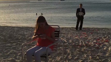 Un joven pide matrimonio a su novia 365 veces sin que ella se diera cuenta