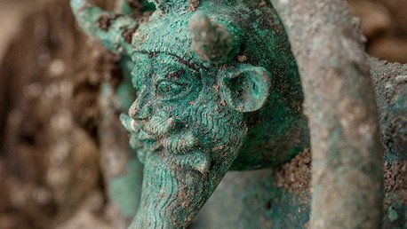 Fotos: Descubren en Francia una tumba "excepcional" de un príncipe celta