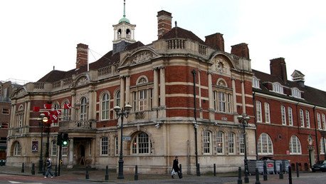 Fotos, Videos: Incendio en el teatro londinense Battersea Arts Centre