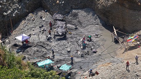 Video: Bombardeos sin precedentes de Colombia contra la minería ilegal del país
