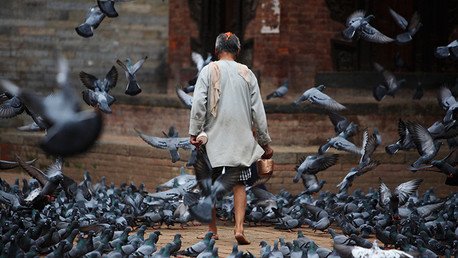 China: Vive seis meses en una cueva para ahorrar y enviar dinero a su familia