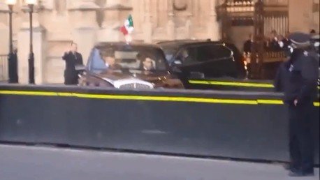 Manifestantes a Peña Nieto en Londres: "¡Asesino, asesino!"