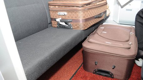 "¡Y esta es mi esposa!": Un francés, detenido en la frontera polaca con una mujer en su maleta