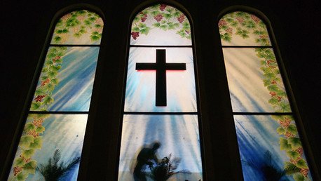 Infografía: ¿Es menos religioso un país a medida que se vuelve más rico?