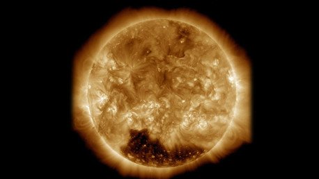 ¿El Sol se apaga? Hallan un enorme agujero en la corona solar