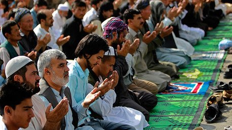 "No arrestar a los que hicieron esto": clérigo afgano defiende el linchamiento de una mujer en Kabul