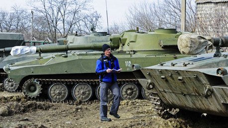 Esposan y ponen un saco en la cabeza a un inspector de la OSCE en Ucrania