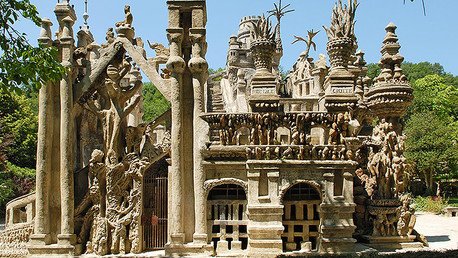 El Palacio Ideal, construido por un cartero durante 33 años