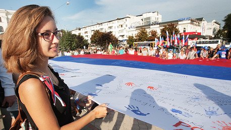 "Las exigencias de devolver Crimea a Ucrania son una violación de los derechos de su población"