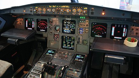 El piloto de Germanwings habría intentado abrir la puerta de la cabina con un hacha