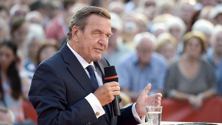 Gerhard Schroeder: "Merkel no debe ignorar la opinión de Rusia"