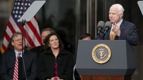 "¡Rebélense!": El senador McCain insta a Israel a emprender una guerra contra Irán