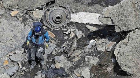 Medios: Hallan un móvil con un video de los últimos segundos del vuelo de Germanwings