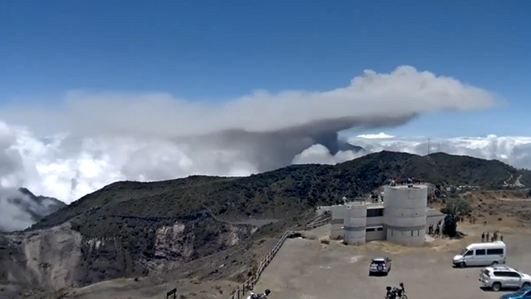 Timelapse: La erupción del volcán Turrialba en Costa Rica