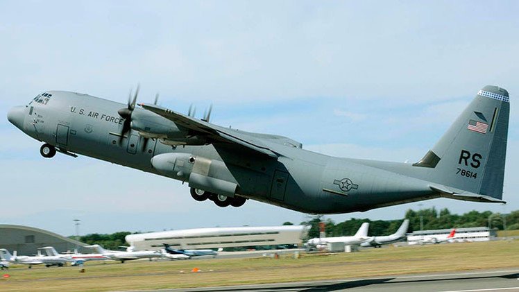 Irán: Aviones de Estados Unidos suministran dinero y armas al Estado Islámico