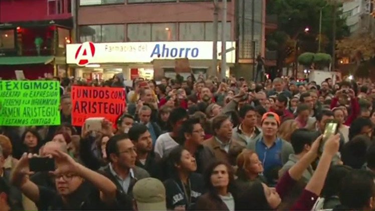 Periodistas mexicanos: "Políticos intentan manipular hasta las redes sociales"