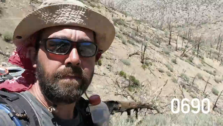 El 'senderista selfie': se saca 2.660 fotos andando entre México y Canadá