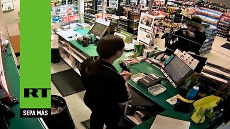 Una 'abuelita' con ametralladora asalta una gasolinera en Australia