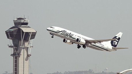 Video: En EE.UU. retiran a una mujer de un avión por tener cáncer