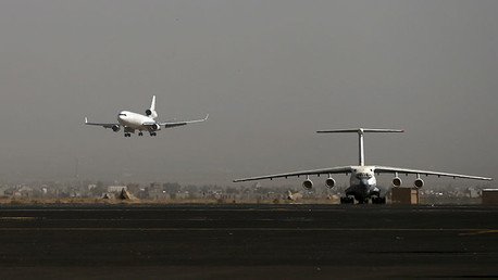 Yemen: La coalición árabe impide la entrada de dos aviones rusos