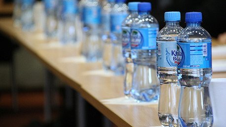 UNAM: El agua embotellada representa un riesgo para la salud