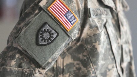 Video: Soldados armados con fusiles se entrenan en un parque municipal de EE.UU.