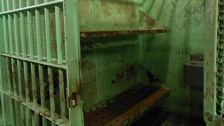 Fuertes imágenes: Policías mexicanos golpean e intentan asfixiar a un hombre