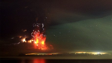 Fotos: La erupción del volcán chileno Calbuco causa el desbordamiento del Río Blanco