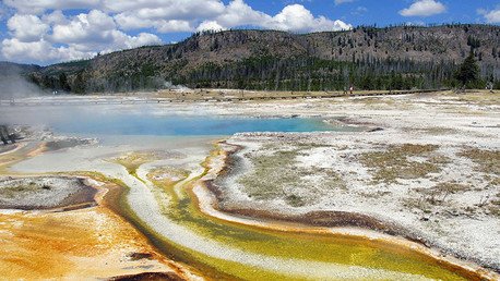 Hallan debajo del superovolcán de Yellowstone una 'burbuja' gigante de magma