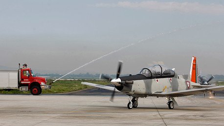 Un avión se estrella en la Feria Aeroespacial en una base militar de México