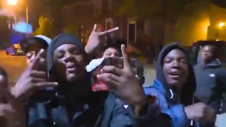 Video: Una productora de Ruptly sufre un robo mientras filmaba una protesta en Baltimore