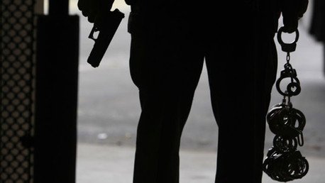 Condenan a dos policías de EE.UU. por paralizar a una mujer discapacitada