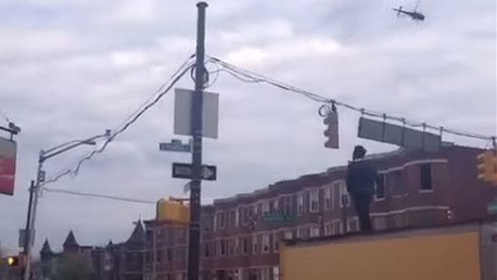 Joven que baila a ritmo de Michael Jackson en las protestas de Baltimore conquista YouTube