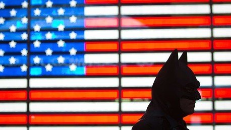 Fotos: Un 'Batman' con machete defiende Baltimore de los saqueadores