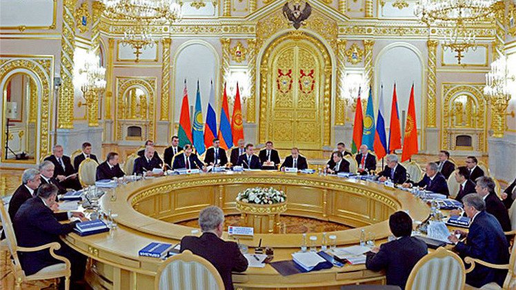 La UEE prevé firmar un acuerdo de cooperación económico-comercial con China