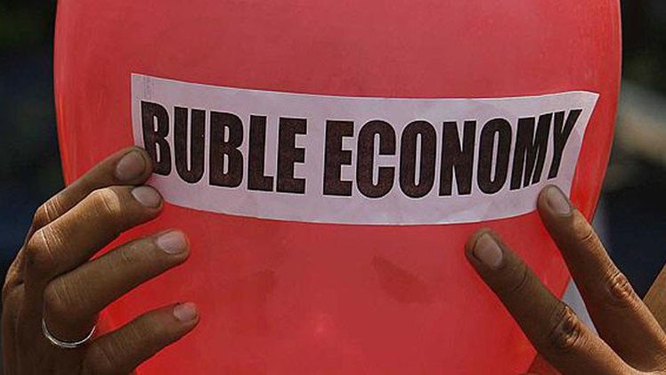 Experto: "Millones de personas morirán en todo el mundo cuando la burbuja de la deuda estalle"