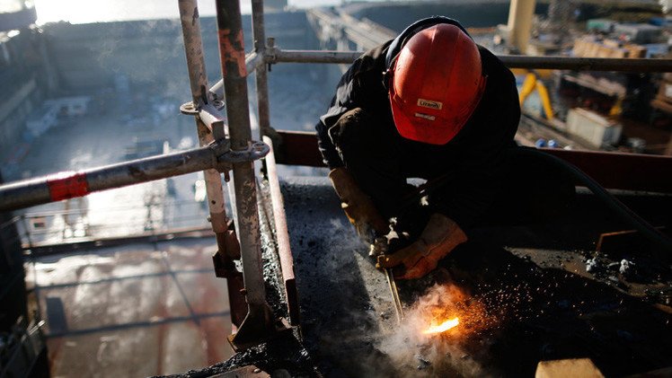 Catar no permite que trabajadores de Nepal asistan a los funerales tras el terremoto