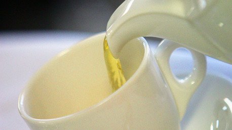 ¿Qué le pasa al cerebro a la media hora de tomar un té?