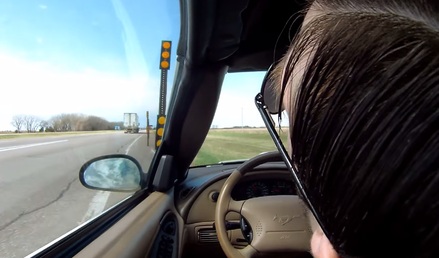 Compra un Mustang y se desmaya en su primer viaje