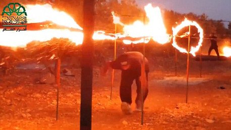 A lo Hollywood: Fotos de yihadistas en un entrenamiento 'cinematográfico'