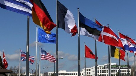 Expertos: La "negligencia" de EE.UU. y la UE empuja a los países europeos hacia Rusia