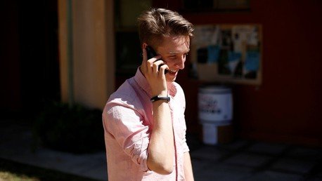 Médico australiano: "Los celulares están directamente relacionados con el cáncer cerebral"