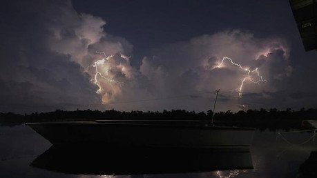 Un avión detecta misteriosa antimateria al adentrarse por error en nubes tormentosas