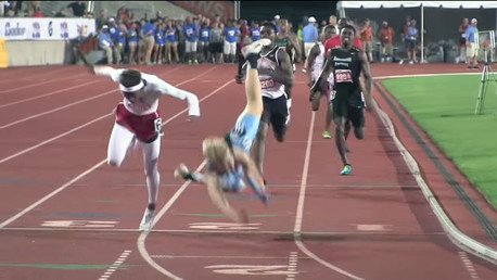 Un atleta gana la carrera literalmente plantando cara