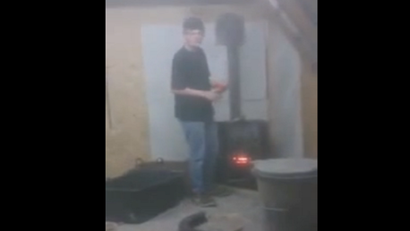 ¿Qué pasa si metemos un aerosol de silicona en una estufa de carbón? ¡Sorpresa!