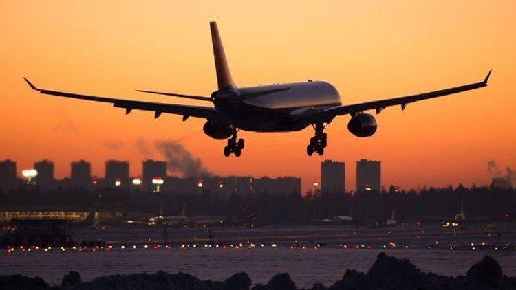 Crean alas de avión capaces de 'regenerarse' por sí solas si sufren daños en pleno vuelo