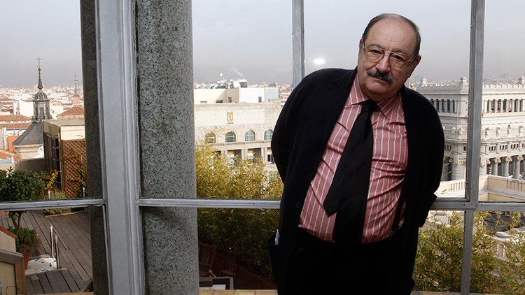 Umberto Eco: "Las redes sociales le dan el derecho de hablar a legiones de idiotas"