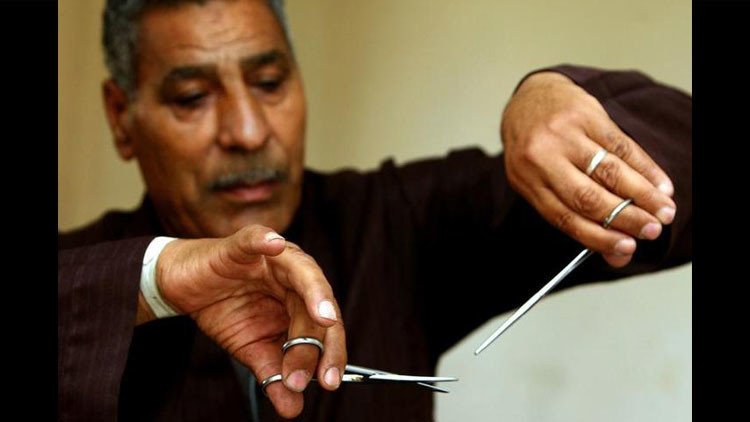 La estremecedora razón por la que las niñas egipcias temen el verano