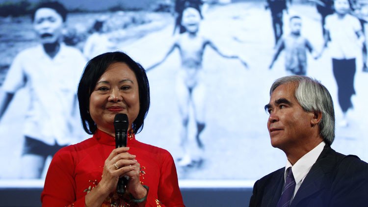 Kim Phuc: "Siempre recuerdo aquel horrible día en el que huimos de la vida a la muerte"